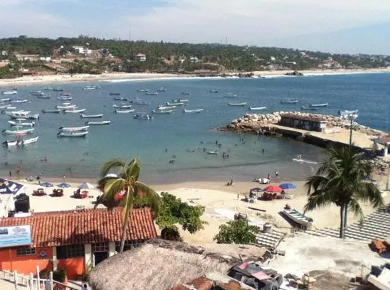 Zona de salida: Bahía Principal de Puerto Escondido